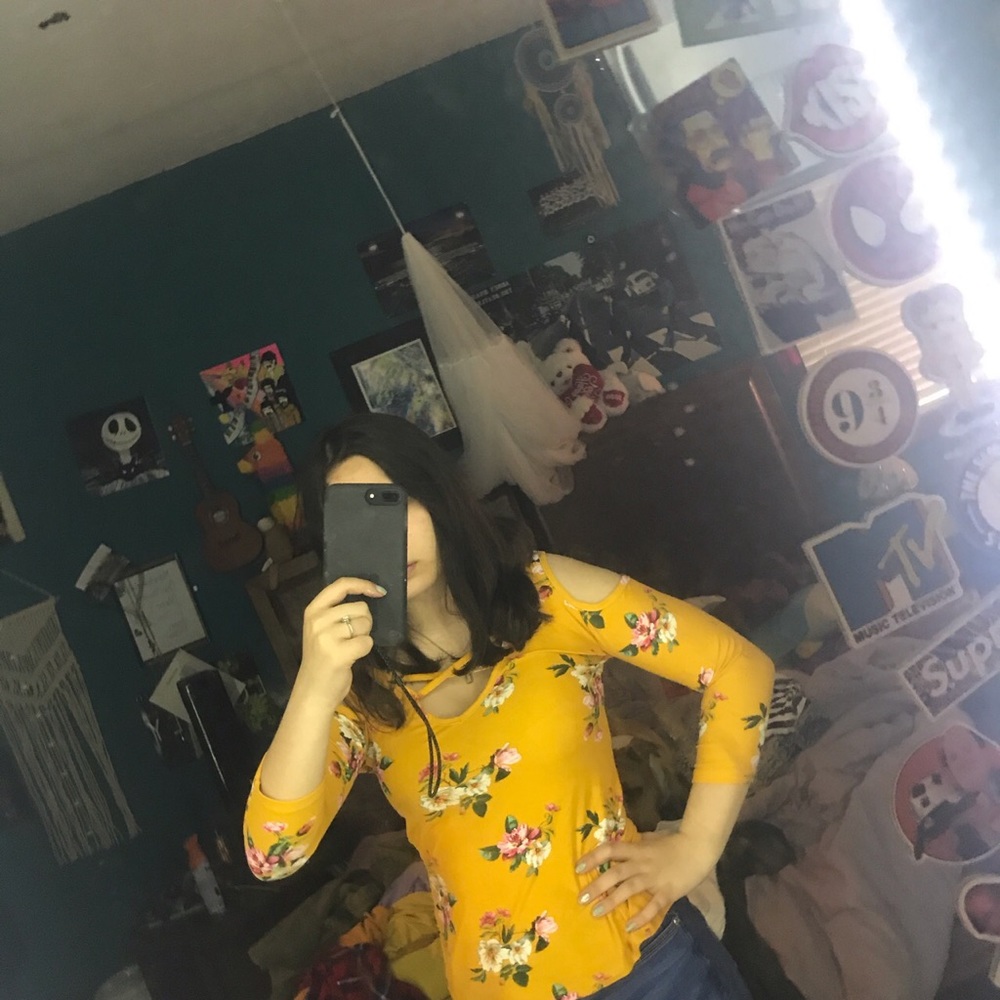 V necked floral shirt (long sleeved)